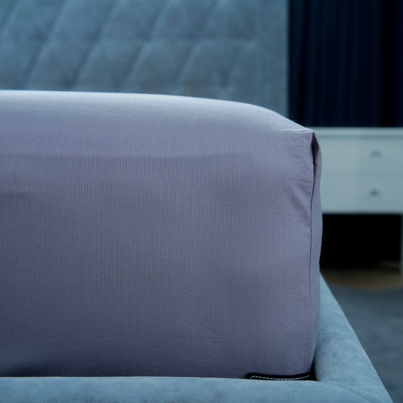 Silver-woven grounding sheet. Fits any bed.